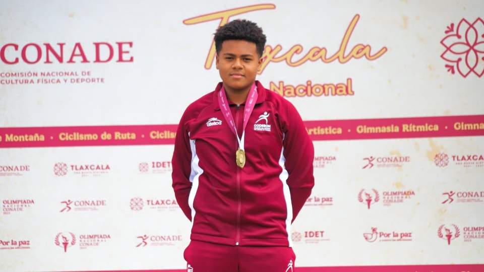 DEJA EL BALÓN, AGARRA EL MARTILLO, Y AHORA SE CONVIERTE EN CAMPEÓN DE LA OLIMPIADA NACIONAL 